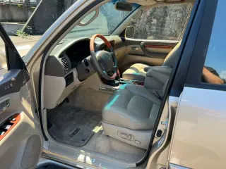 2000 Lexus LX 470