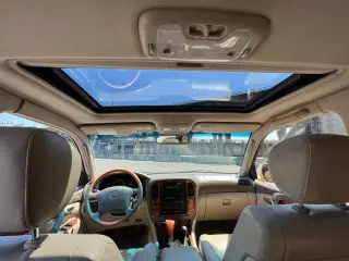 2000 Lexus LX 470