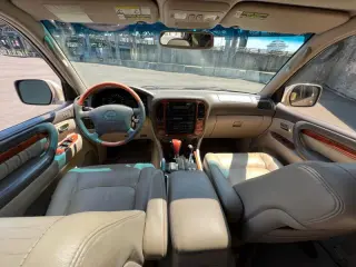 2000 Lexus LX 470
