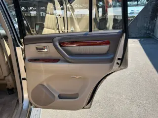 2000 Lexus LX 470