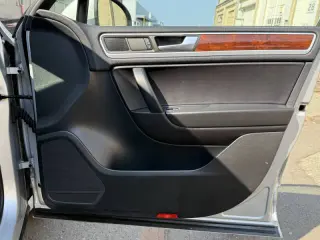 2012 Volkswagen Touareg VR6 Sport