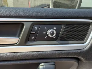 2012 Volkswagen Touareg VR6 Sport