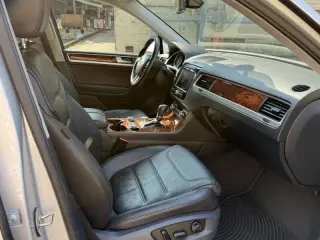 2012 Volkswagen Touareg VR6 Sport