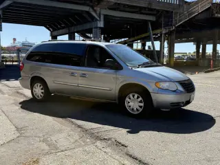2006 Chrysler Town and Country Touring
