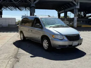 2006 Chrysler Town and Country Touring