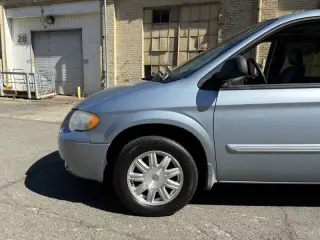 2006 Chrysler Town and Country Touring