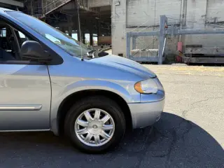 2006 Chrysler Town and Country Touring