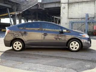 2010 Toyota Prius III