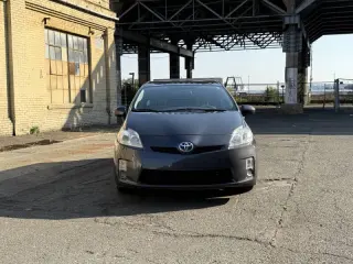 2010 Toyota Prius III