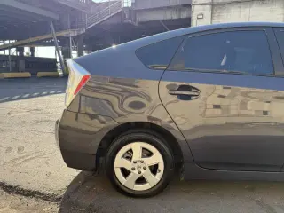2010 Toyota Prius III