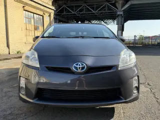 2010 Toyota Prius III