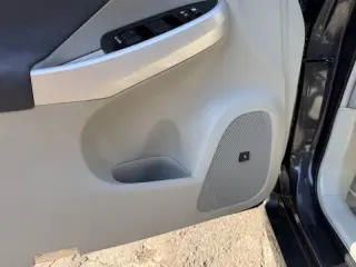 2010 Toyota Prius III