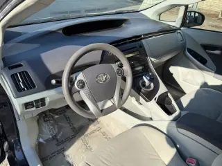 2010 Toyota Prius III