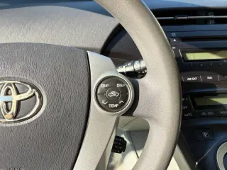 2010 Toyota Prius III
