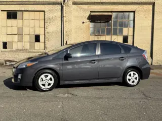 2010 Toyota Prius III