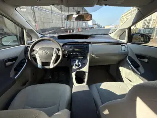 2010 Toyota Prius III