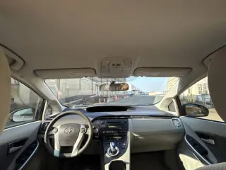 2010 Toyota Prius III