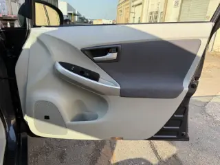 2010 Toyota Prius III