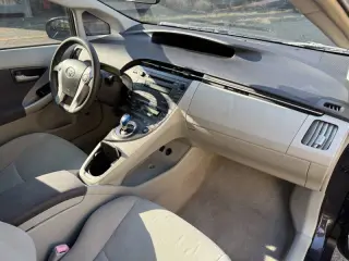 2010 Toyota Prius III