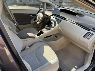2010 Toyota Prius III