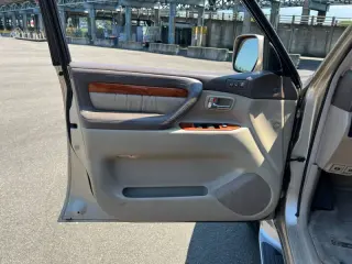 2000 Lexus LX 470
