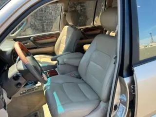 2000 Lexus LX 470