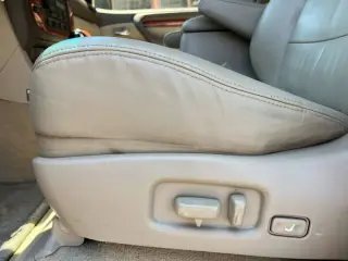 2000 Lexus LX 470