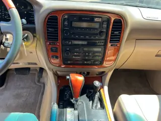 2000 Lexus LX 470