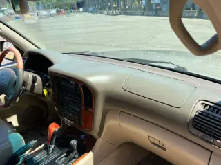 2000 Lexus LX 470
