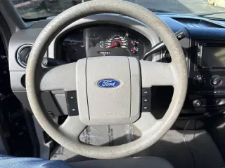 2005 Ford F-150 XLT
