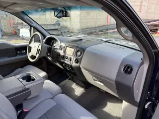 2005 Ford F-150 XLT