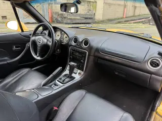 2002 Mazda MX-5 Miata SE