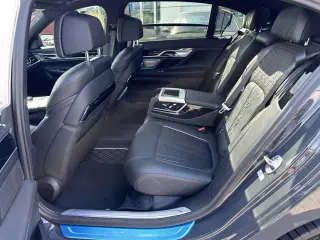 2022 BMW 7 Series ALPINA B7 xDrive