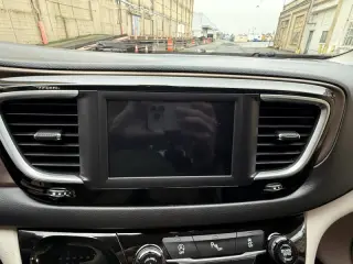 2018 Chrysler Pacifica LX