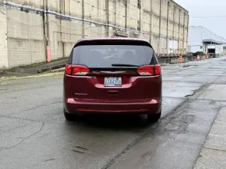 2018 Chrysler Pacifica LX