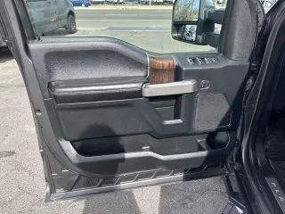 2017 Ford F-150 Platinum