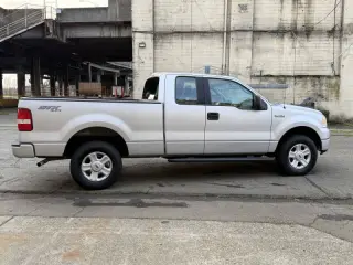 2005 Ford F-150 STX
