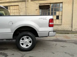 2005 Ford F-150 STX