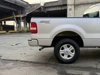 2005 Ford F-150 STX