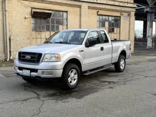 2005 Ford F-150 STX