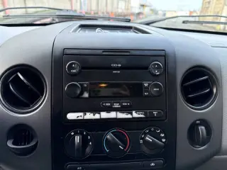 2005 Ford F-150 STX