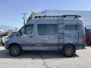 2020 Mercedes-Benz Sprinter Cargo Van 2500 Standard Roof V6 144" 4WD