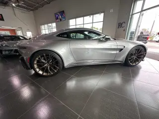 2025 Aston Martin Vantage 