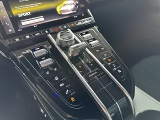 2025 Aston Martin Vantage 