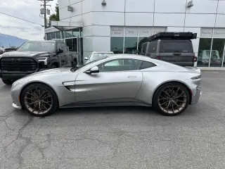 2025 Aston Martin Vantage 