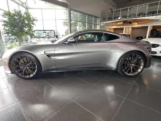 2025 Aston Martin Vantage 