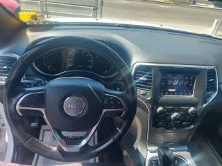 2020 Jeep Grand Cherokee Laredo E