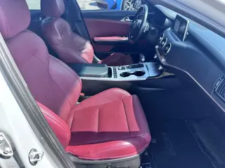 2019 Kia Stinger GT1