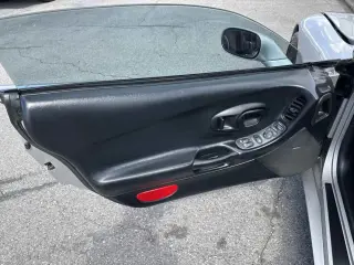 2004 Chevrolet Corvette 