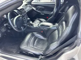 2004 Chevrolet Corvette 